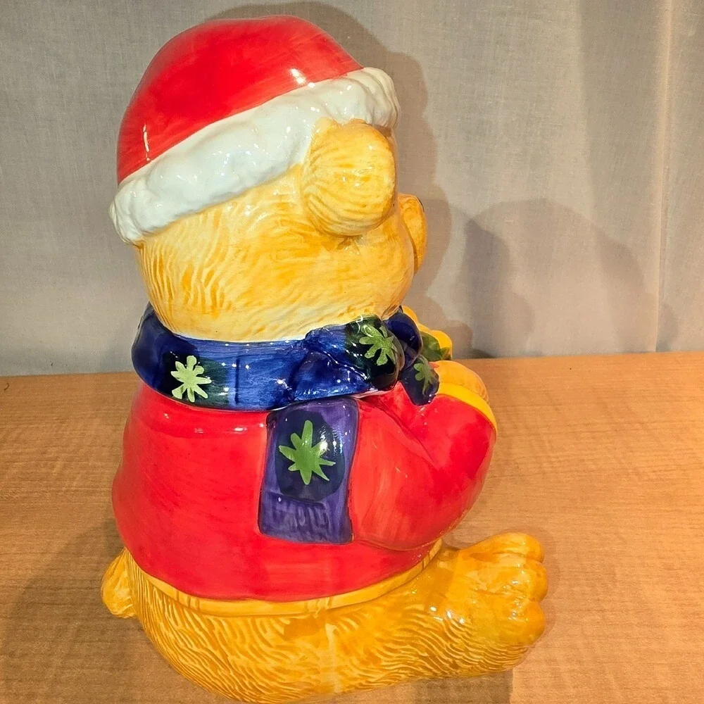 Gibson Christmas Merry Beary Bear Cookie jar with Santa Hat &‎ Wreath Ceramic